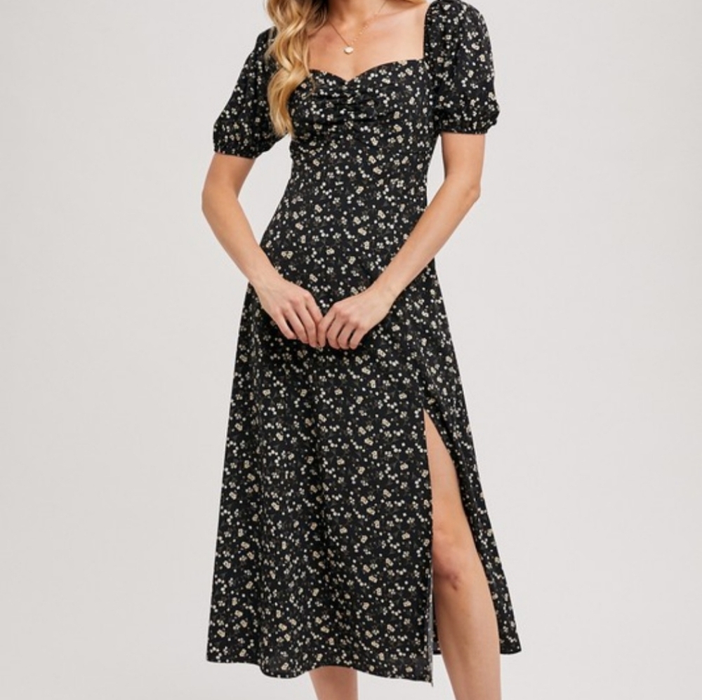 Ditsy Floral Print Sweetheart Neckline Midi Dress